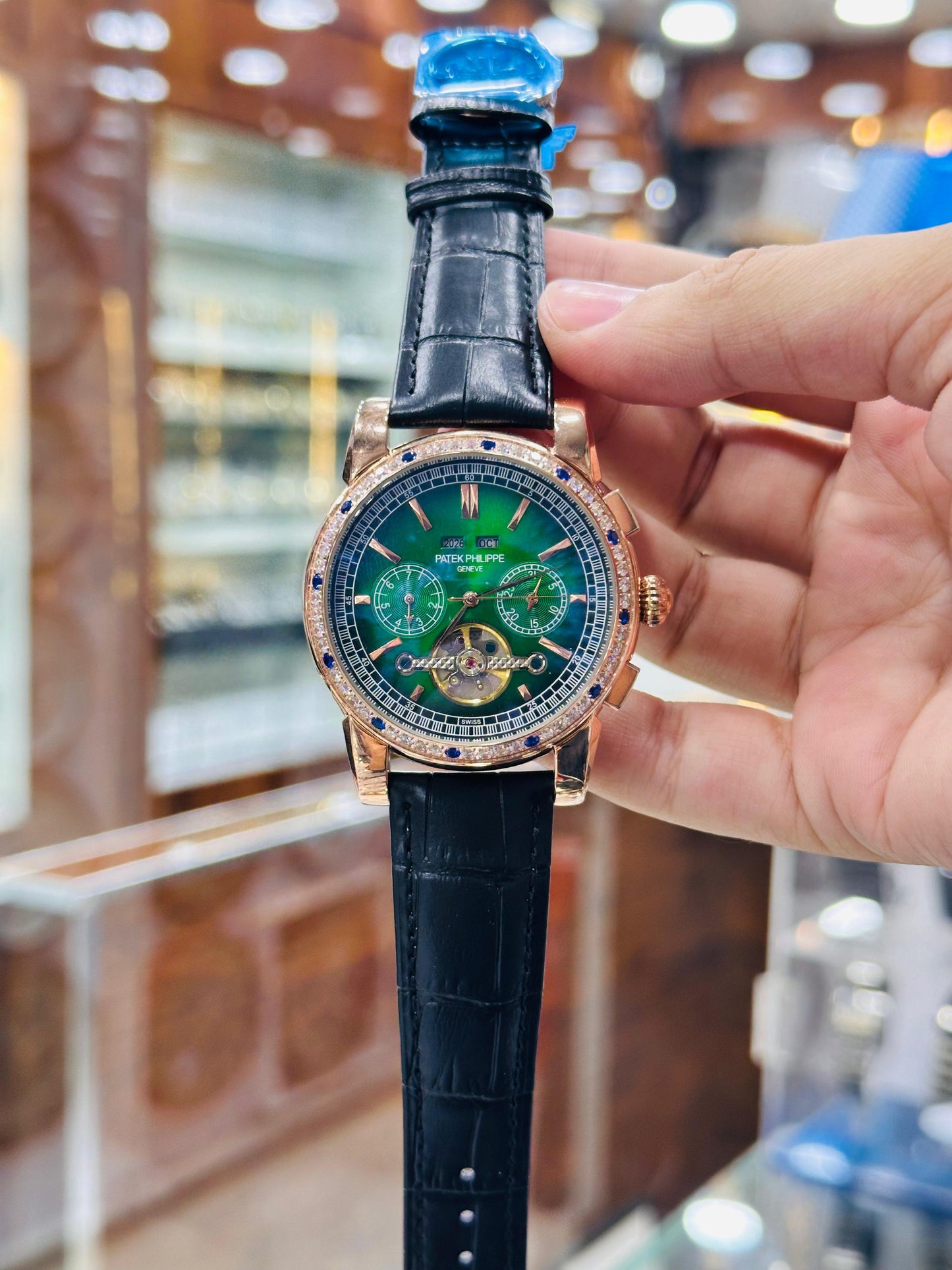 luxury Patek Philippe - Black leather strap